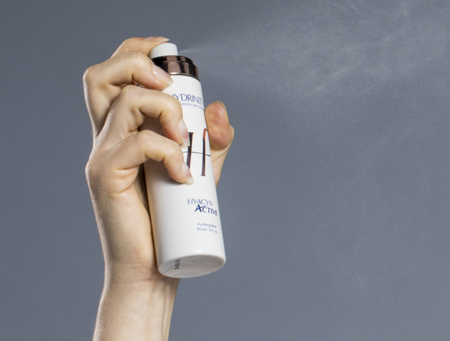 Hypochlorous Acid Spray Is the Only Thing That Keeps My Acne-Prone Skin Clear in the Summer